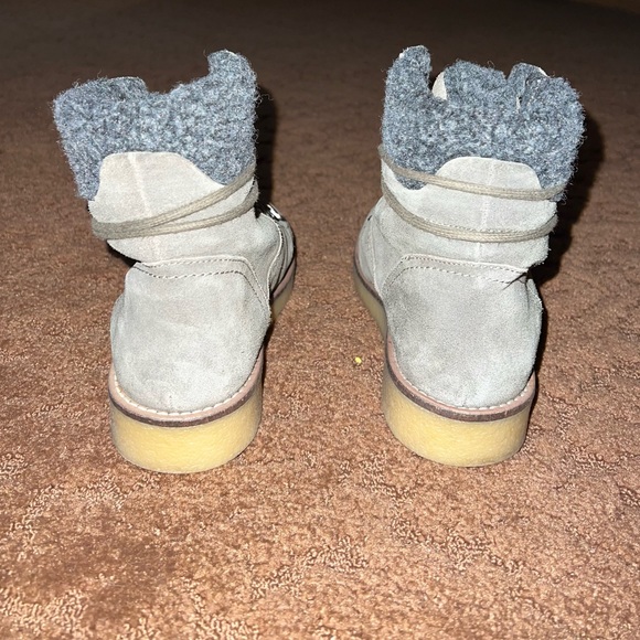 Hiking Boots - Urban Outfitters Gray Suede Gum Sole Winter - Picture 7 of 7
